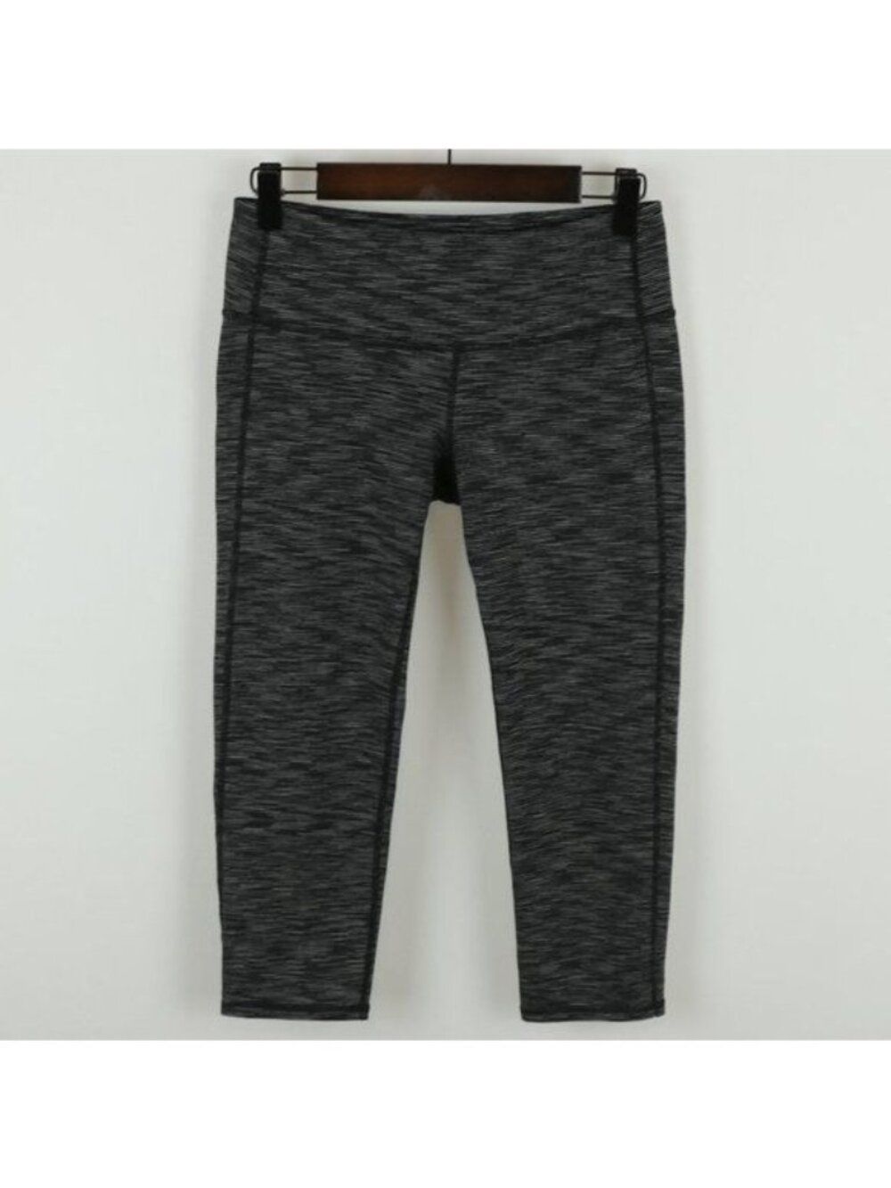 Athleta Energy Chaturanga Women's Small Black Gray Tight Fit Capri Leggings